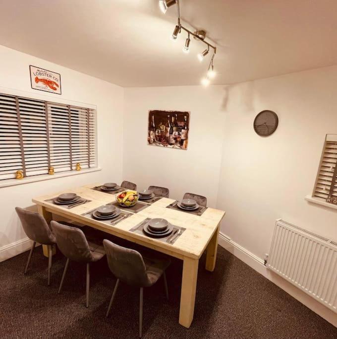 Luxury Suite 3 Bed Apartment Sleeps 6-8 Blackpool Dış mekan fotoğraf